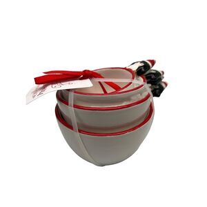 Sleigh Hill Penguin Measuring Cups